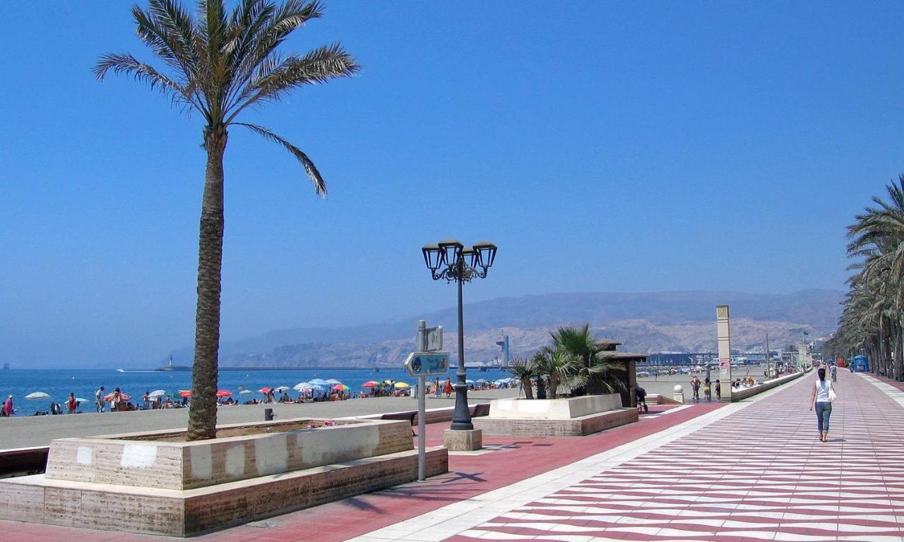 Apartamento En Paseo Maritimo Almeria Luaran gambar
