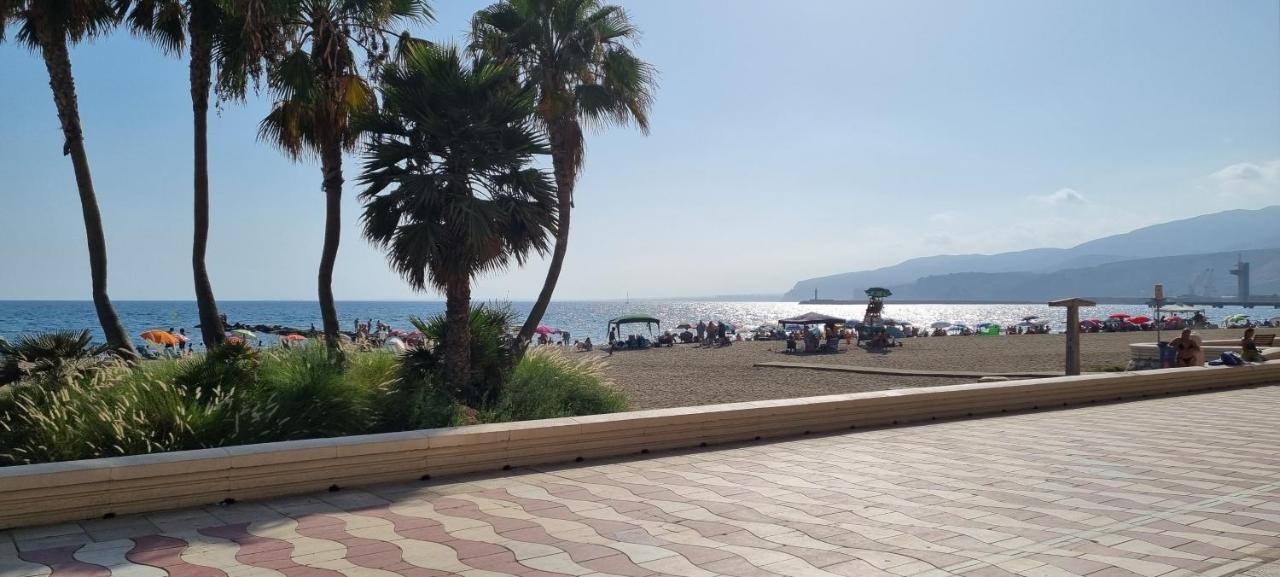 Apartamento En Paseo Maritimo Almeria Luaran gambar