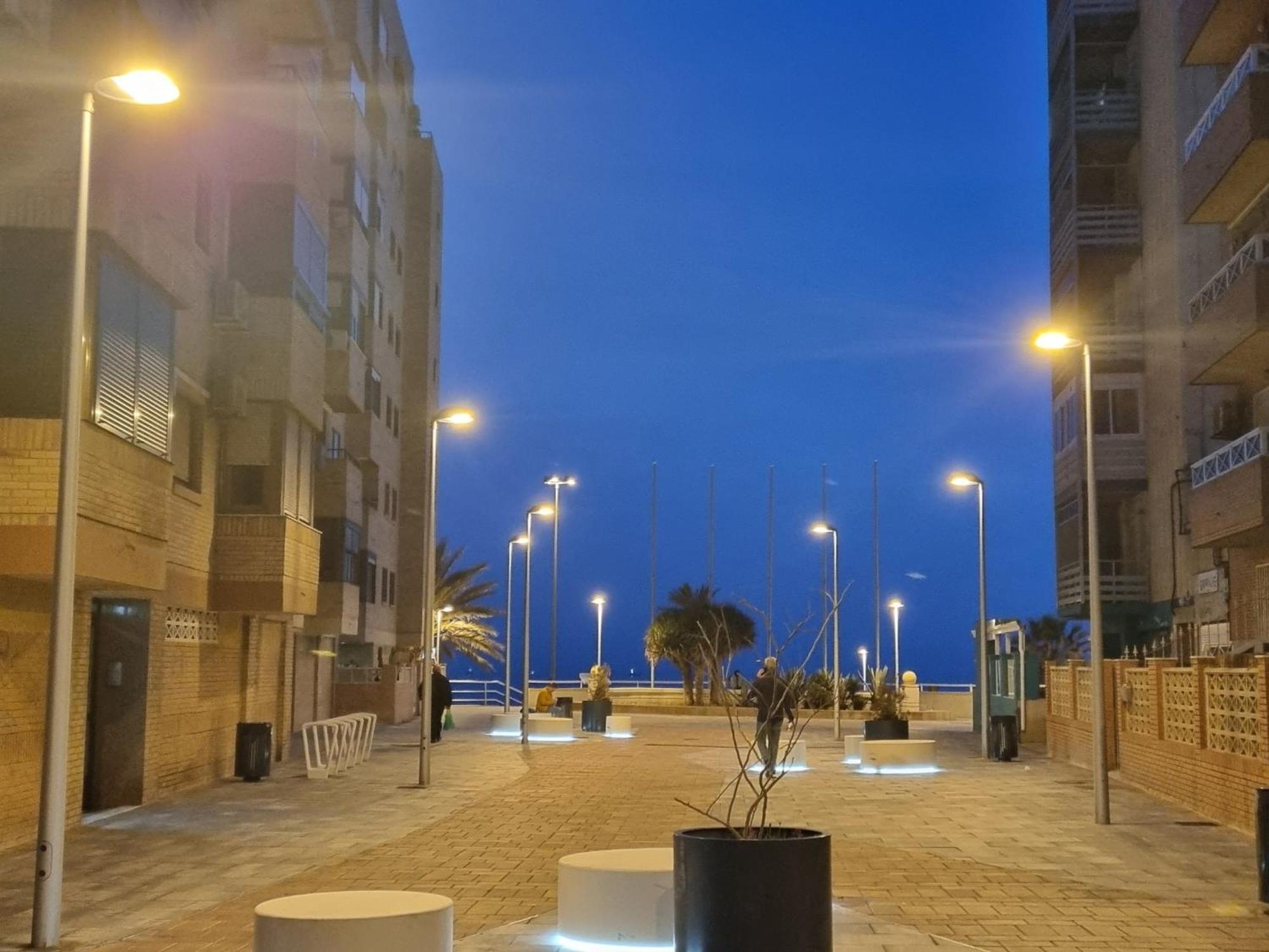 Apartamento En Paseo Maritimo Almeria Luaran gambar